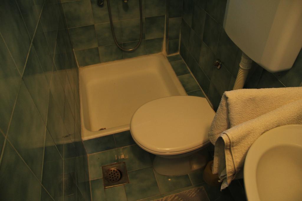Novalja Guesthouse Economy Rooms Екстериор снимка