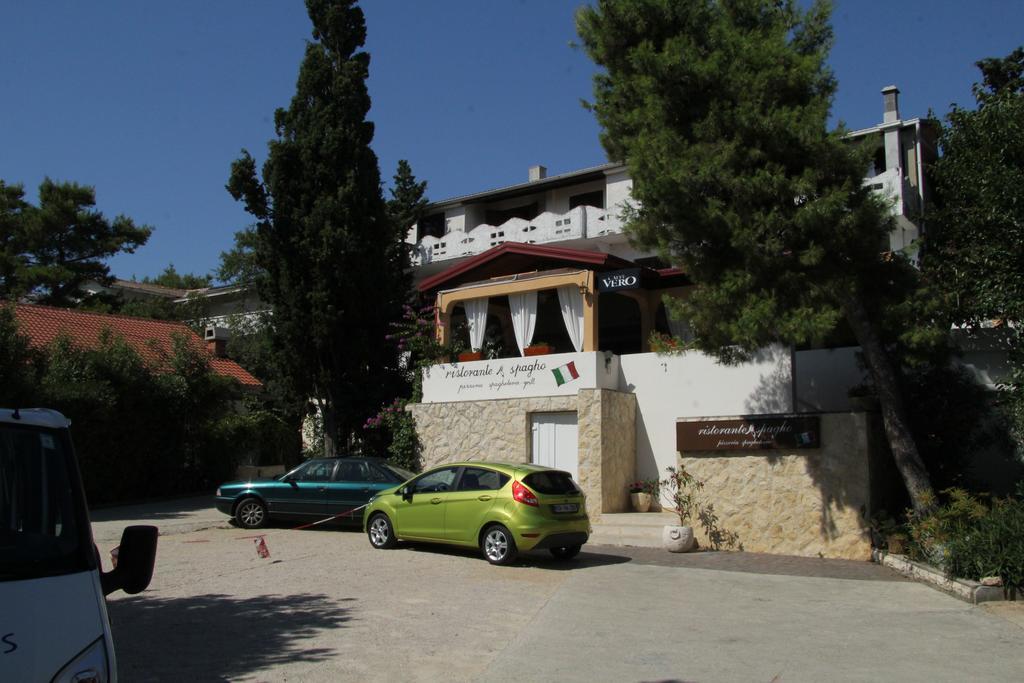 Novalja Guesthouse Economy Rooms Екстериор снимка